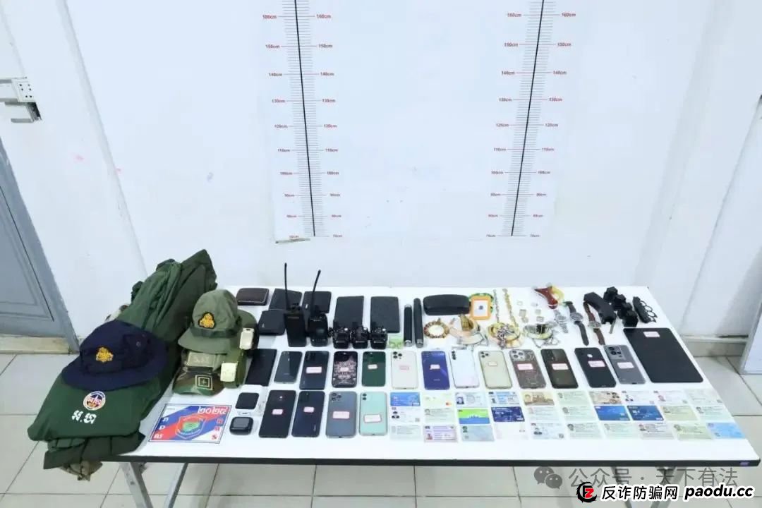 场面震撼!柬埔寨电诈园区上演集体大逃亡! 场面震撼!柬埔寨电诈园区上演集体大逃亡!