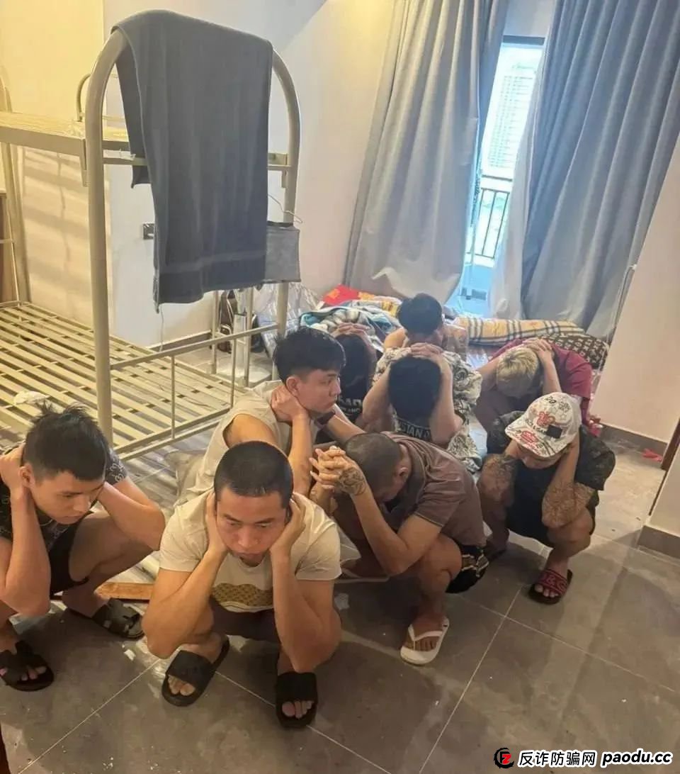 场面震撼!柬埔寨电诈园区上演集体大逃亡! 场面震撼!柬埔寨电诈园区上演集体大逃亡!