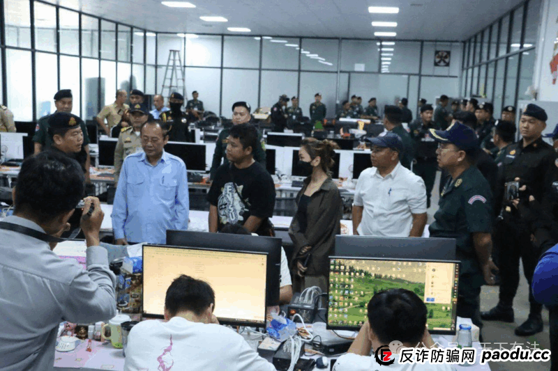 场面震撼!柬埔寨电诈园区上演集体大逃亡! 场面震撼!柬埔寨电诈园区上演集体大逃亡!